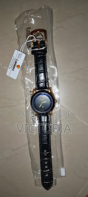 Lookworld Analog Wristwatch - Brand New (Black/Gold)
