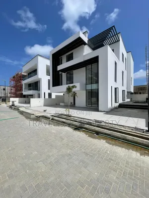 Furnished 6bdrm Mansion in Private Estate Lekki for sale