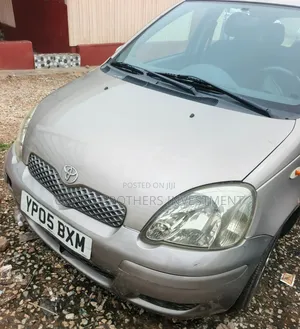 Toyota Yaris 2001 Silver
