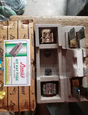 200amps Fuse and Base Stanley