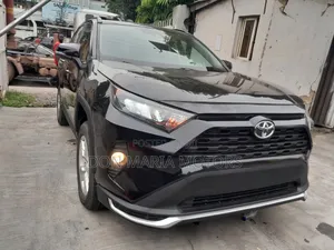 Toyota RAV4 XLE FWD 2019 Black