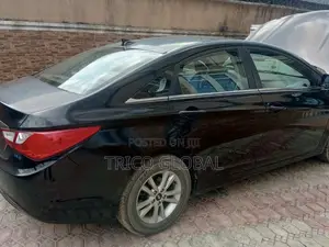 Hyundai Sonata GLS Sedan FWD (2.4L 4cyl 6A) 2012 Black