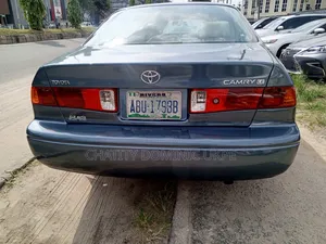 Toyota Camry XLE 4dr Sedan (2.4L 4cyl 4A) 2002 Blue
