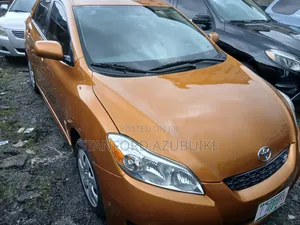 Toyota Matrix 2008 Gold