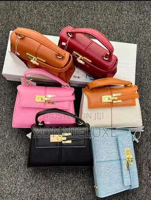 Chic Women Mini Crossbody Bag- Trendy and Classy