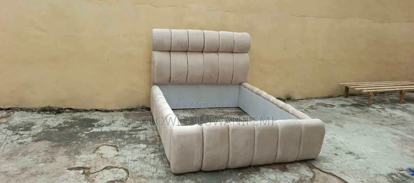 Fully Padded 41⁄2 Bedframe