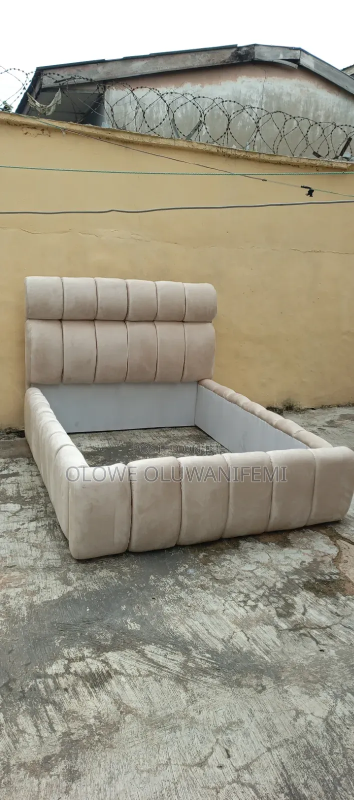 Fully Padded 41⁄2 Bedframe