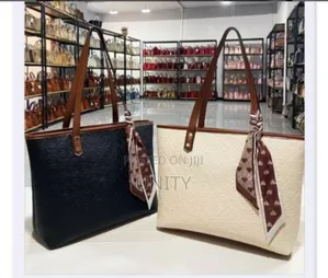 Cynthia Bag for Ladies.