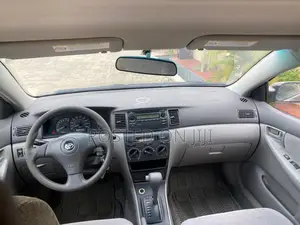 Toyota Corolla LE 2004 Gray
