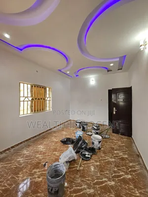 3bdrm Block of Flats in Durumi for rent