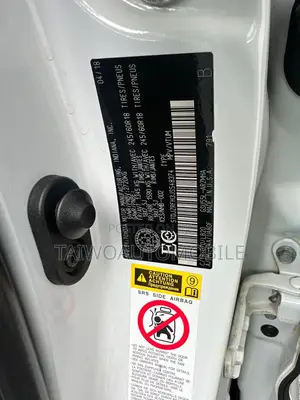 Toyota Highlander XLE 4x4 V6 (3.5L 6cyl 8A) 2018 White