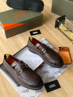 Oggi Men’S Leather Loafers Available in Black and Brown