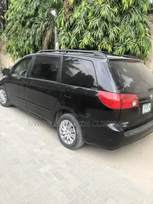 Toyota Sienna Available For Rent