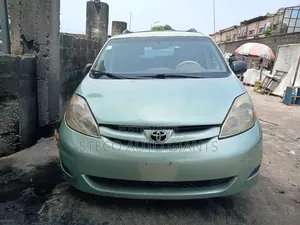 Toyota Sienna 2006 Green