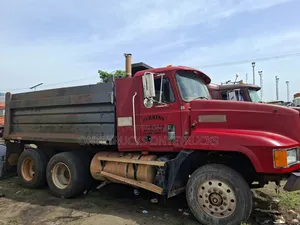 Tokunbo Spring Suspension Ch Mack Ten Tyres Dump Truck Superb Engine