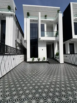 5bdrm Duplex in Chevron for sale
