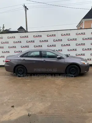 Toyota Camry LE 4dr Sedan (2.5L 4cyl 6A) 2017 Gray