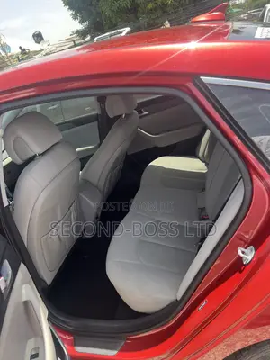 Hyundai Sonata Base Sedan FWD (2.4L 4cyl 6A) 2017 Red