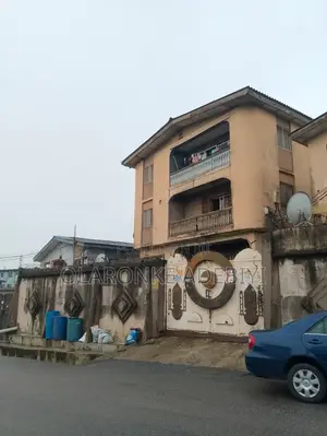 20bdrm Block of Flats in Berger for sale