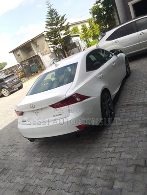 Lexus IS 2018 White