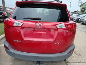 Toyota RAV4 XLE 4dr SUV (2.5L 4cyl 6A) 2014 Red
