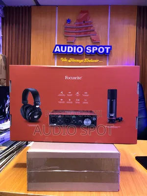Original Scarlet Focusrite 2i2 Studio Bundle