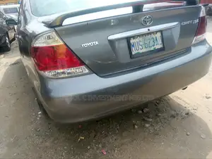 Toyota Camry LE 4dr Sedan (2.4L 4cyl 5M) 2003 Gray