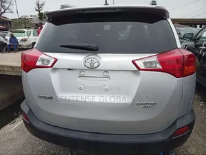 Toyota RAV4 Limited 4dr SUV AWD (2.5L 4cyl 6A) 2014 Silver
