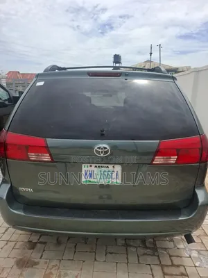 Toyota Sienna 2005 Green
