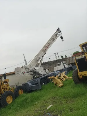 Tokunbo P H 30ton Crane