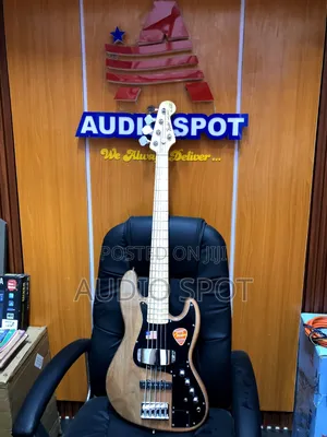 Fender Jazz 5 Strings Active Bass Guitar
