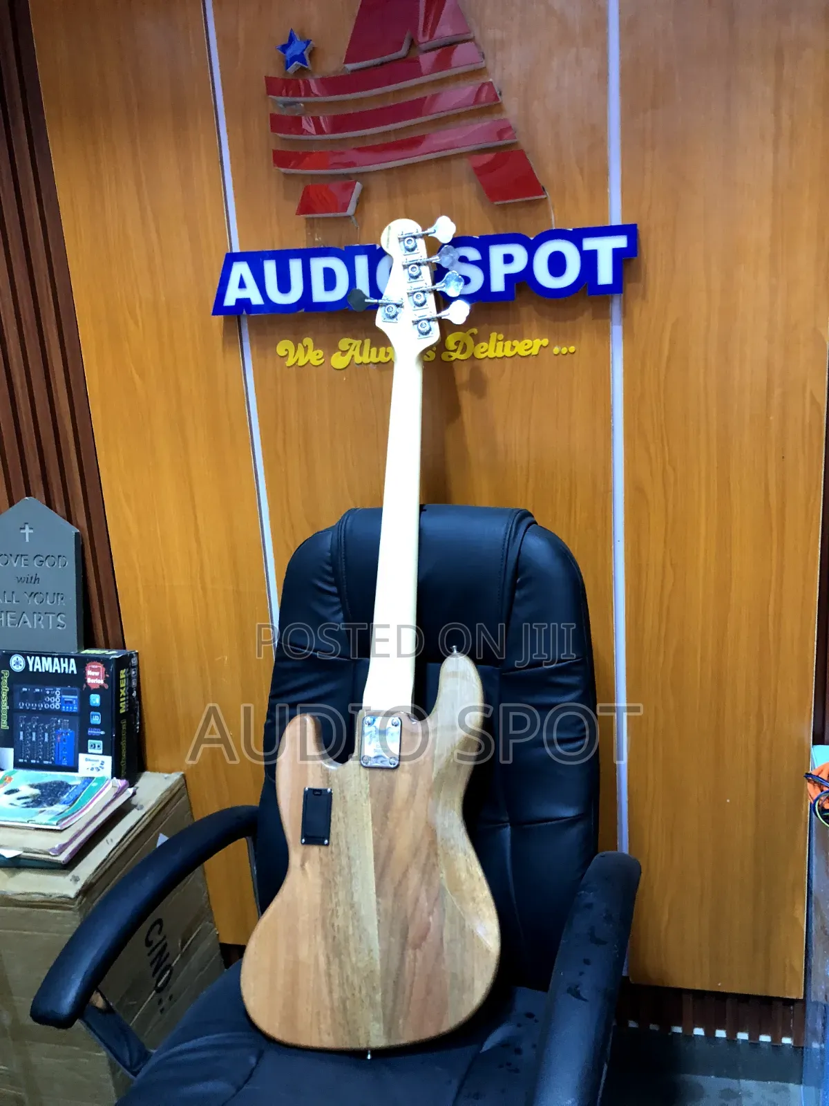 Fender Jazz 5 Strings Active Bass Guitar