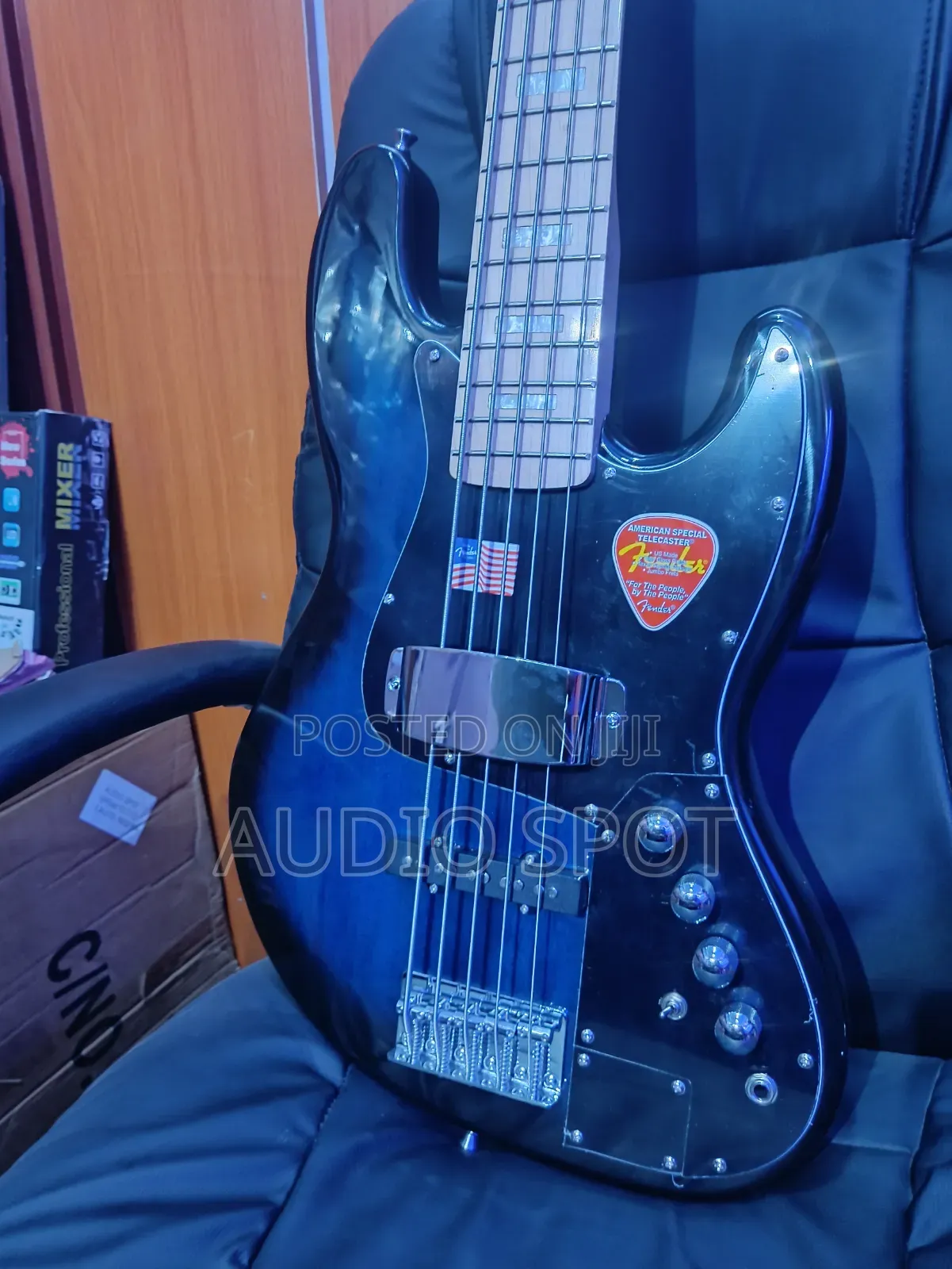 Fender Jazz 5 Strings Active Bass Guitar