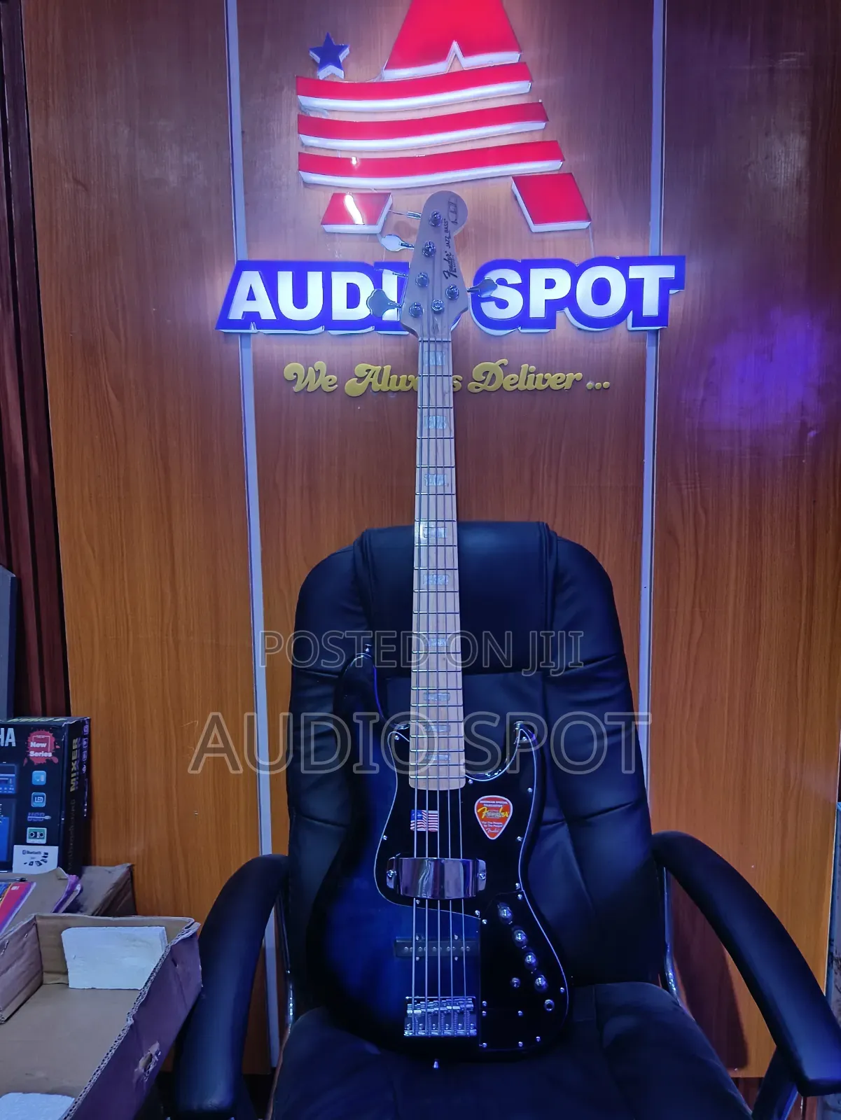 Fender Jazz 5 Strings Active Bass Guitar