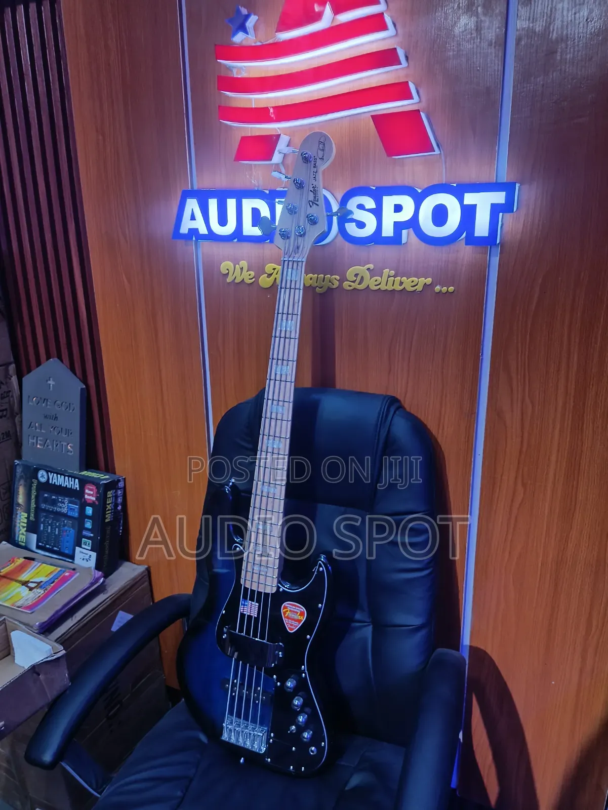 Fender Jazz 5 Strings Active Bass Guitar
