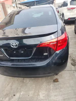 Toyota Corolla SE Special Edition 4dr Sedan (1.8L 4cyl CVT) 2017 Black
