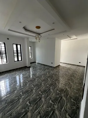 5bdrm Townhouse/Terrace in Lifecamp for sale