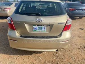 Toyota Matrix 2010 Gold