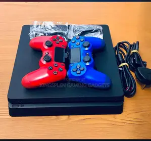 Clean as New Ps4 Slim / 2 Pads/ 10 Games