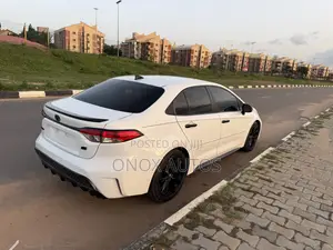 Toyota Corolla SE 2021 White