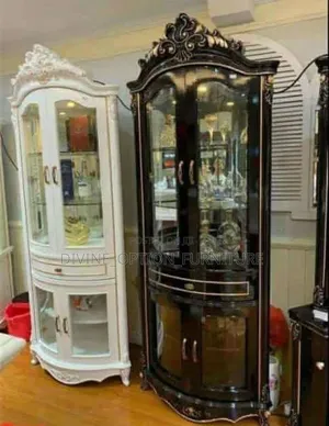 Royal Standing Bar