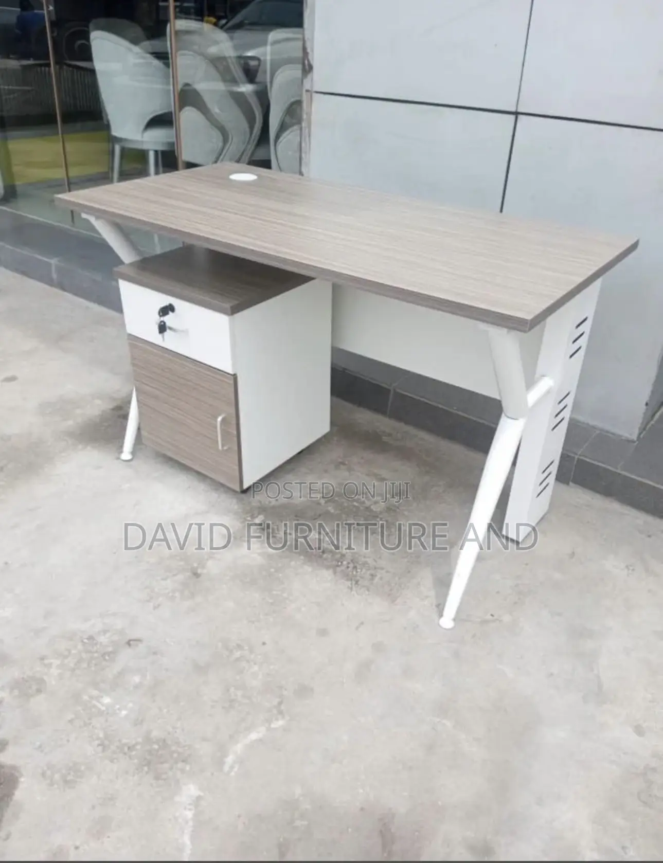 Space-Saving Office Table