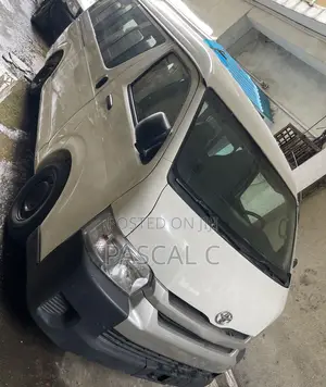 Toyota HiAce 2010 White