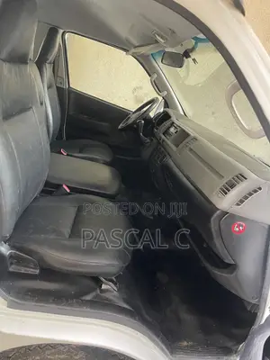 Toyota HiAce 2010 White