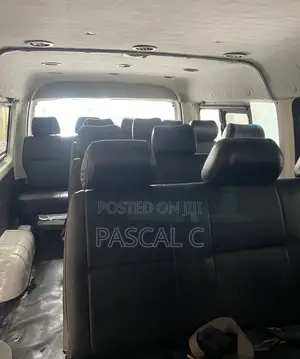 Toyota HiAce 2010 White