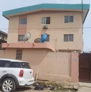 3bdrm Block of Flats in Off Lawanson for sale