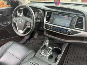 Toyota Highlander XLE V6 4x2 (3.5L 6cyl 6A) 2016 Brown