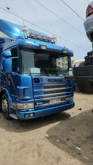 Foreign Used Scania 94d Container Body Truck, Front and Back Balloon
