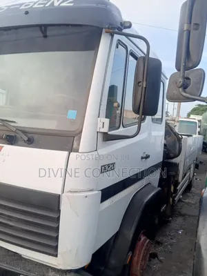 Benz 1520 Pick Up With Hyabu