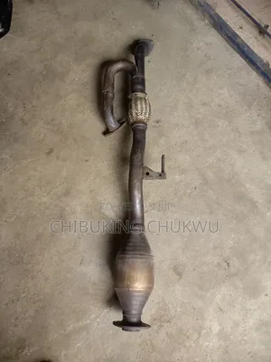 Lexus Es350 2.7 Camry V6 Center Catalytic Converter Exhaust Pot.